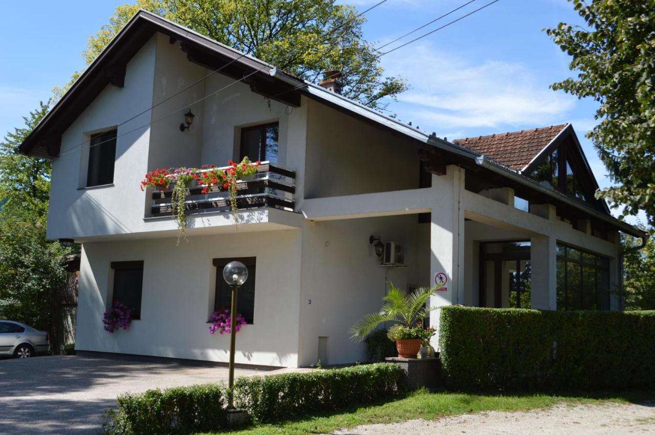 Villa My Island Bihać Екстериор снимка